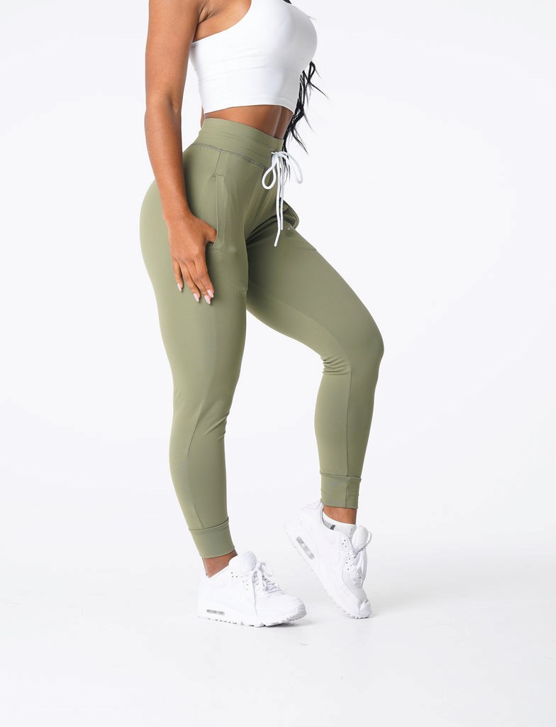 NVGTN Joggers Olivovo Zelená | XGM-581376